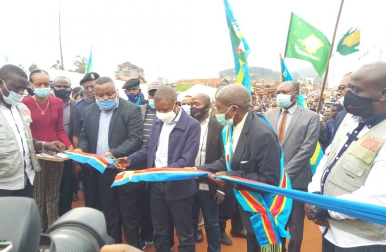 RDC/BUTEMBO/NORD-KIVU : Le Gouverneur inaugure un pont dont les travaux sont achevés après plus d’une décennie
