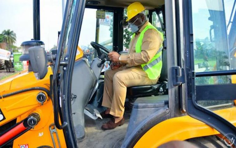 RDC/Réhabilitation et modernisation des voies urbaines.Félix Tshisekedi a donné le coup d’envoi des travaux du projet Tshilejelu