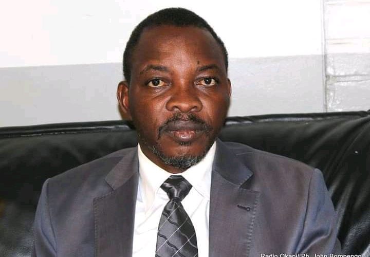 RDC: Mike Mukebayi Nkoso promet de traduire en justice le Dircab de Ngobila et crie au montage contre lui