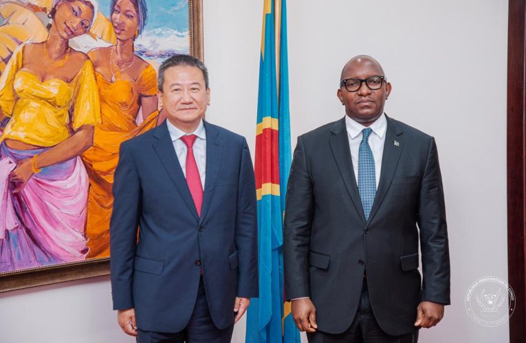 RDC/Primature:entretien entre le Premier Ministre Sama Lukonde et l’Envoyé spécial du Secrétaire général de l’ONU pour la région des Grands Lacs