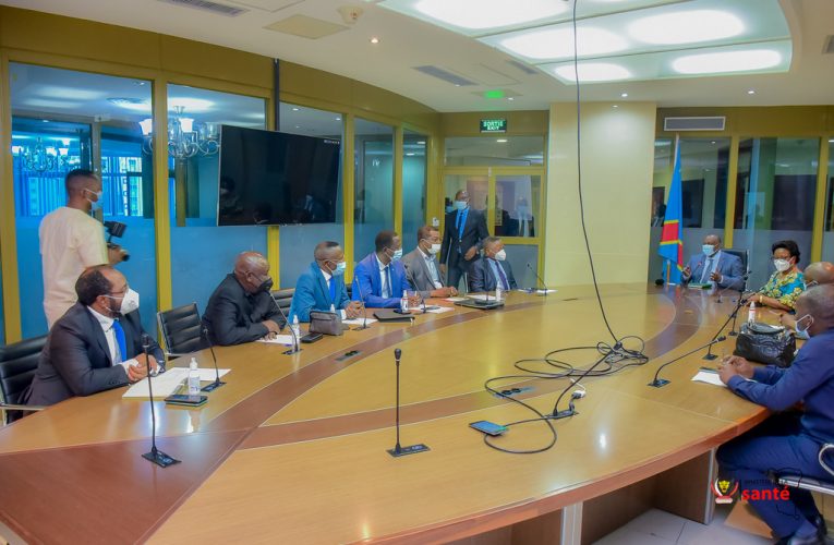 RDC/Ministère de la Santé Publique, Hygiène et Prévention:Échanges fructueux entre le Ministre Jean-jacques Mbungani et les députés nationaux- médecins et anciens ministres de la Santé