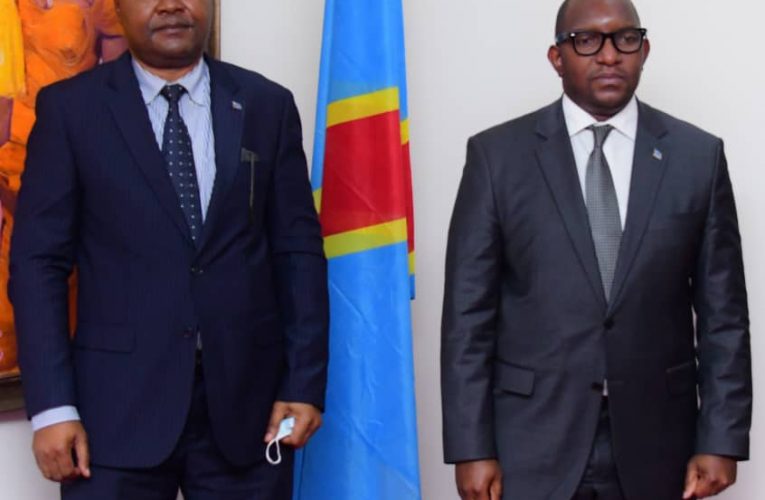 RDC/Primature : Les députés nationaux du Kongo Central plaident pour l’exclusivité du déchargement des véhicules d’occasion au Port de Boma