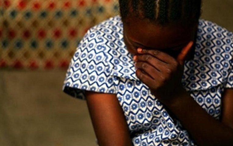RDC/Insolite:Une fille mineure de 15 ans violée et engrossée par un militaire en complicité avec sa tante