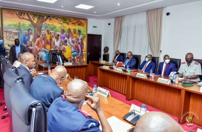 RDC/Primature :Le Premier Ministre Jean-Michel Sama Lukonde a présidé une réunion d’évaluation des opérations militaires de l’état de siège en Ituri et au Nord-Kivu