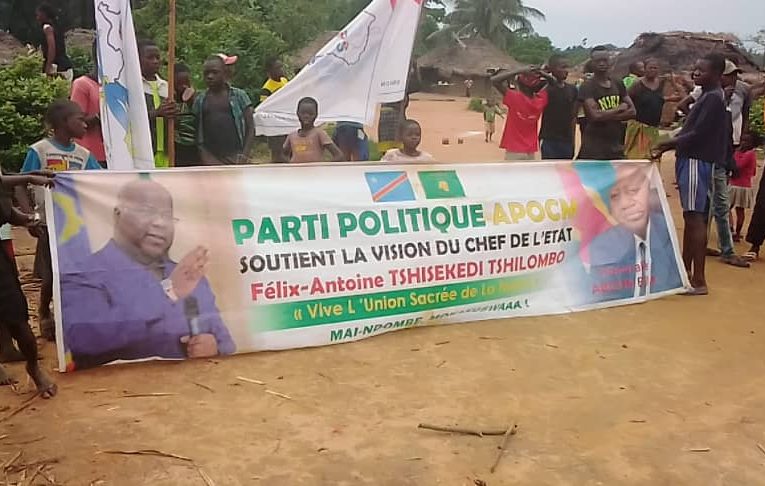 RDC/ Maï-Ndombe :Un élu au chevet de la population sinistrée des villages Nkonde et Nkolobeke