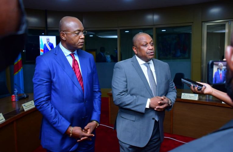RDC/Primature :Primature : le Premier Ministre Jean-Michel Sama Lukonde évalue la situation épidémiologique du pays avec les acteurs impliqués dans la riposte