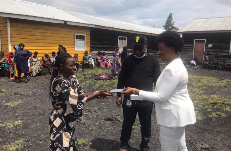 RDC/Nord Kivu/Goma : Le PADMPME fait une donation des Smartphones à 1.800 femmes entrepreneuses