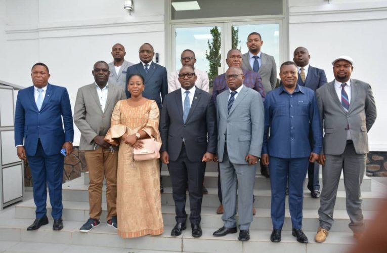 RDC/Primature :Le caucus des députés du Kasaï-oriental a soumis au Premier Ministre Jean-Michel Sama Lukonde les problèmes majeurs de la province