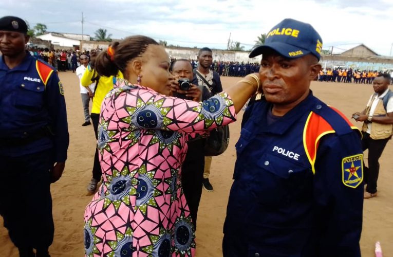 RDC/Kasaï : promotion de grades des officiers et subalternes de la PNC,Denise Muluka se réjouit de la présence de trois femmes