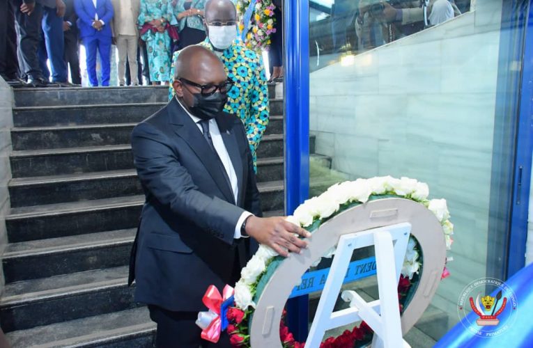 RDC/Primature :Au nom du Président de la République, le Premier Ministre Jean-Michel Sama Lukonde a rendu hommage à Mzee Laurent Désiré Kabila à l’occasion du 21ème anniversaire de  son assassinat