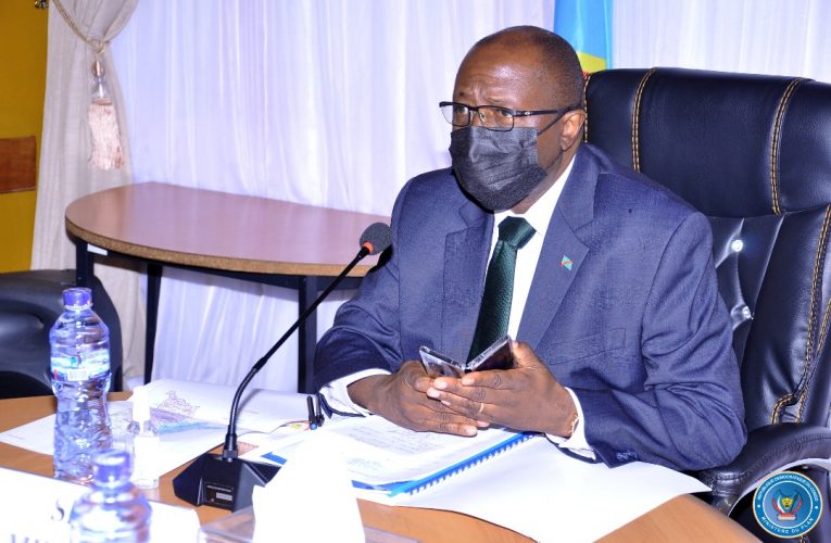 RDC/MINISTERE DU PLAN : Christian Mwando Nsimba met le dernier réglage avec les agences d’exécution du PDL de 145 territoires