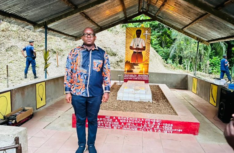 RDC/Primature :Bokote : le Premier Ministre Jean-Michel Sama Lukonde a posé la première pierre pour la construction du Sanctuaire d&rsquo;Isidore Bakandja