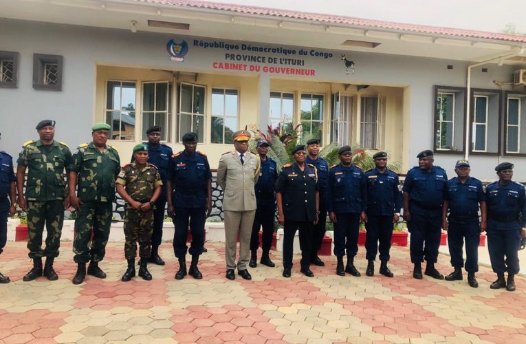 RDC/Ituri: Pour s&rsquo;acquérir de la situation sécuritaire,le commissaire général de la PNC atterrit à Bunia
