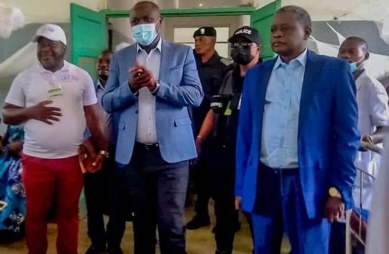 RDC/LUALABA/SANTÉ : LA GOUVERNEURE A.I. FIFI MASUKA SAINI FINANCE LA CAMPAGNE DE CHIRURGIE GRATUITE À KASAJI