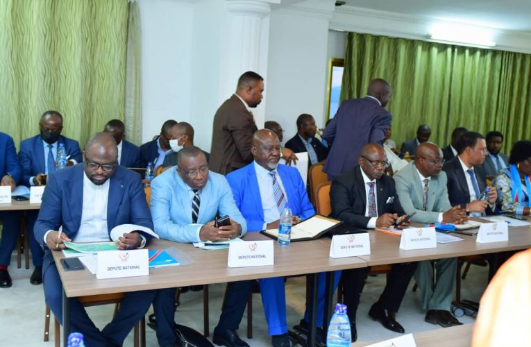 RDC/Primature :En séjour de travail à Goma, le Premier Ministre Jean-Michel Sama Lukonde associe les députés et les sénateurs à l&rsquo;évaluation sans complaisance de l&rsquo;état de siège au cours  d&rsquo;une importante réunion de sécurité