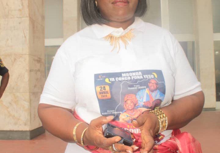 RDC/ Culture : Maman Shabani accompagne la ministre de la culture, arts et patrimoines au Sénat