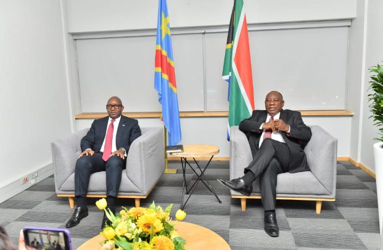 Primature /Cap Town : le renforcement de la coopération économique entre la RDC et l&rsquo;Afrique du Sud au centre des échanges entre le Président Cyril Ramaphosa et le Premier Ministre Jean-Michel Sama Lukonde