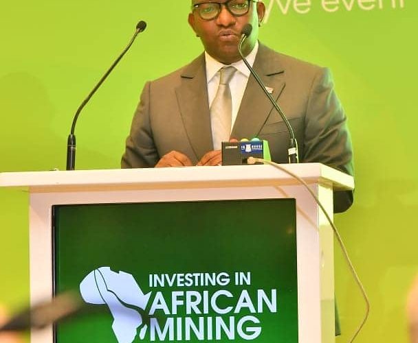 RDC/Primature :Face à la Presse en marge du Forum Indaba Mining à Cape Town, le Premier Ministre Sama Lukonde réaffirme la détermination de la RDC à se positionner dans la production des batteries électriques