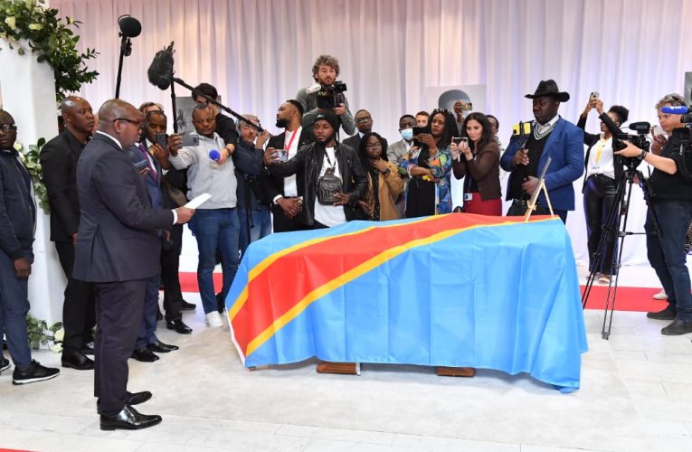 RDC/Primature :Hommages à Patrice Emery Lumumba à Bruxelles : Le Premier Ministre Sama Lukonde baptise la salle des réunions de l’Ambassade de la RDC en Belgique du nom de Lumumba
