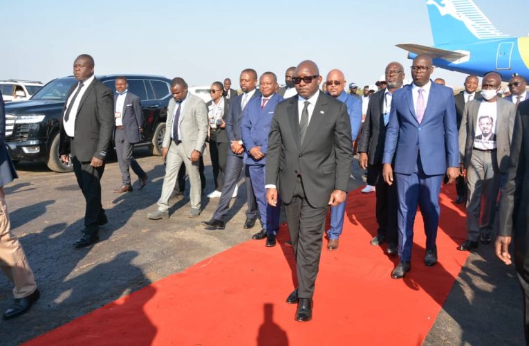 RDC/Primature:Le Premier Ministre Jean-Michel Sama Lukonde a accueilli la dépouille de Patrice Emery Lumumba à Lubumbashi