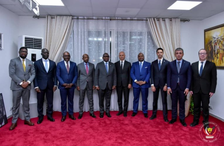 RDC/Primature :Le Premier Ministre Sama Lukonde a présidé la cérémonie de signature entre le Gouvernement congolais et l’entreprise turque Summa de deux contrats de construction des infrastructures gigantesques 