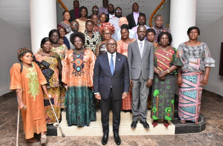 RDC/Primature :Le Premier Ministre Sama Lukonde a échangé avec la délégation du cadre de concertation provincial de la société civile de la Tshopo