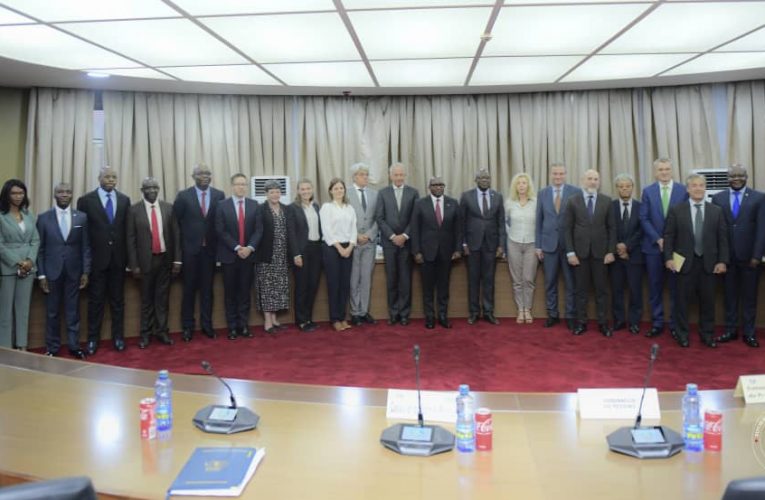 RDC/Primature:Climat des affaires en RDC : Le Premier Ministre Jean-Michel Sama Lukonde a eu une séance de travail avec un groupe d’ambassadeurs et chefs de missions diplomatiques accrédités en RDC