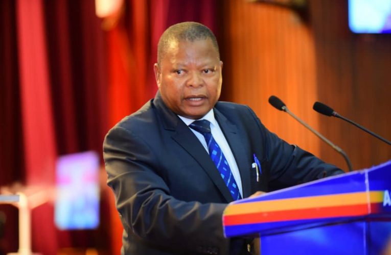 RDC : Le député Simon Mulamba intervient contre les propos de Olivier Kamitatu d’Ensemble pour la République
