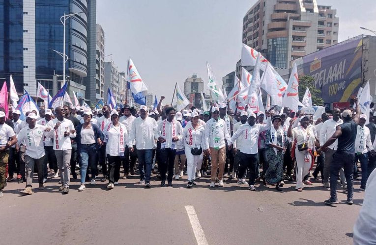 RDC/Kinshasa : À travers une marche, la DYPRO s’oppose à toute manœuvre politicienne qui retarde le processus électoral