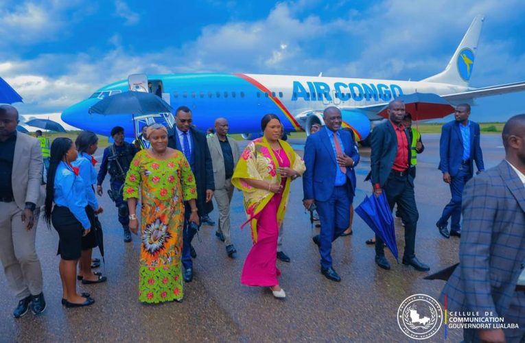 RDC-LUALABA : EN PREMIÈRE ESCALE À L’AÉROPORT DE KOLWEZI, LA GOUVERNEURE FIFI MASUKA SAINI ACCUEILLE AVEC FIERTÉ LE VOL DE LA NOUVELLE COMPAGNIE D’AVIATION AIR CONGO
