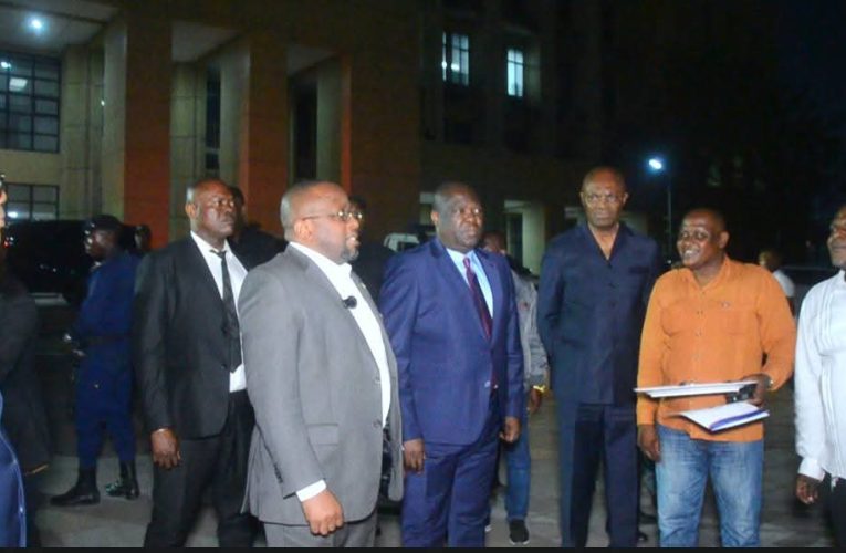 RDC/Sankuru : l’engagement du Gouverneur Jules Lodi Emongo pour la sécurité se concrétise avec l’acquisition de dix véhicules