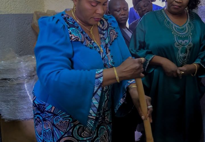 RDC-LUALABA/LUBUDI  LA GOUVERNEURE MASUKA DOTE LE COLLÈGE FÉLIX-ANTOINE TSHISEKEDI TSHILOMBO D&rsquo;UNE CANTINE SCOLAIRE